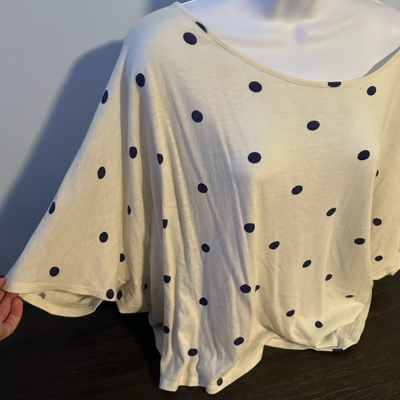 VS off the shoulder tee - Picture 2 of 2